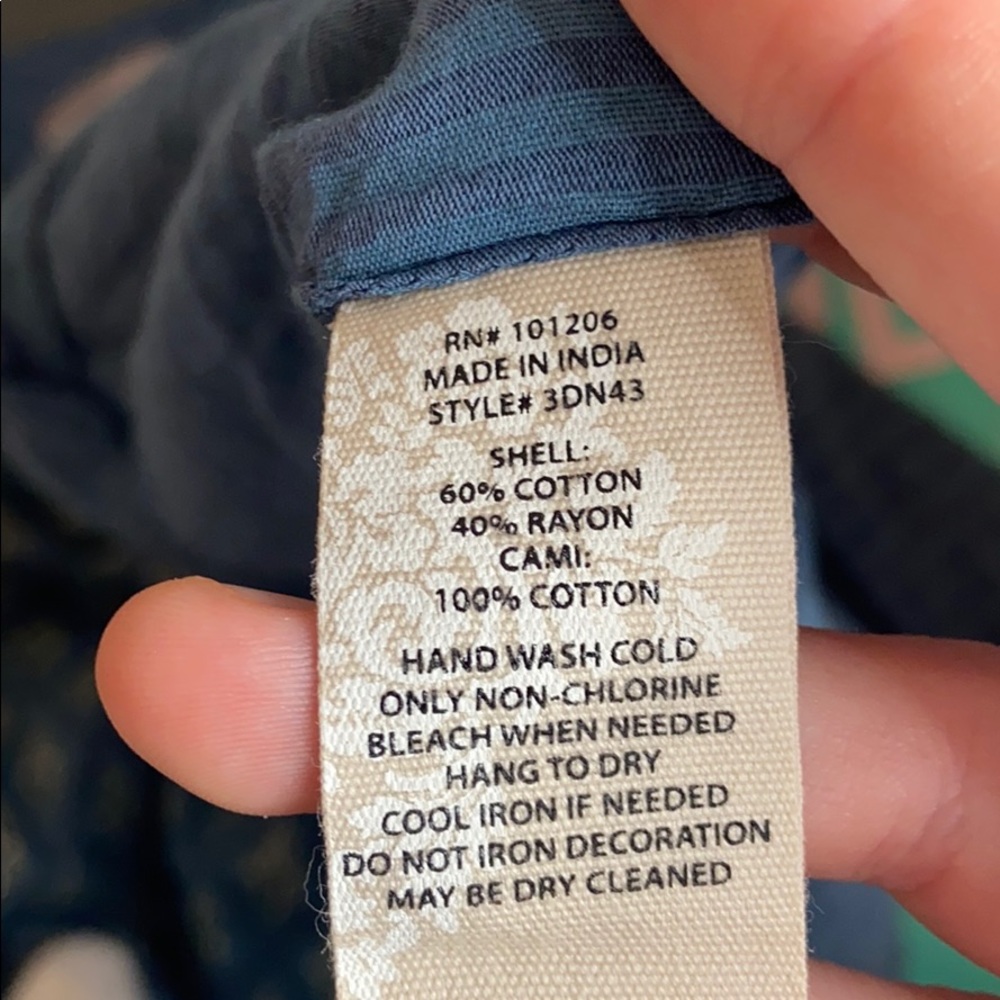 Nwot Soft Surroundings Patterned Button Down/Tank - image 4